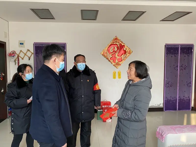 博農集團走訪慰問老黨員、因公去世黨員干部家屬